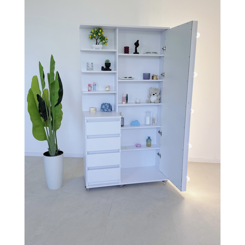 Шафа Smart Light: Стильне Рішення для Зберігання та Освітлення